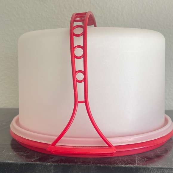 Tupperware Red and White Cake Carrier - Picture 4 of 7